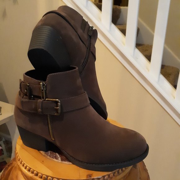 torrid Shoes - Cute Bootie by Torrid Size 9.5W Brown Suede